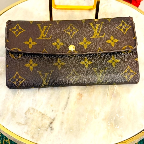 Louis Vuitton Monogram Brown Clutch - Picture 13 of 16
